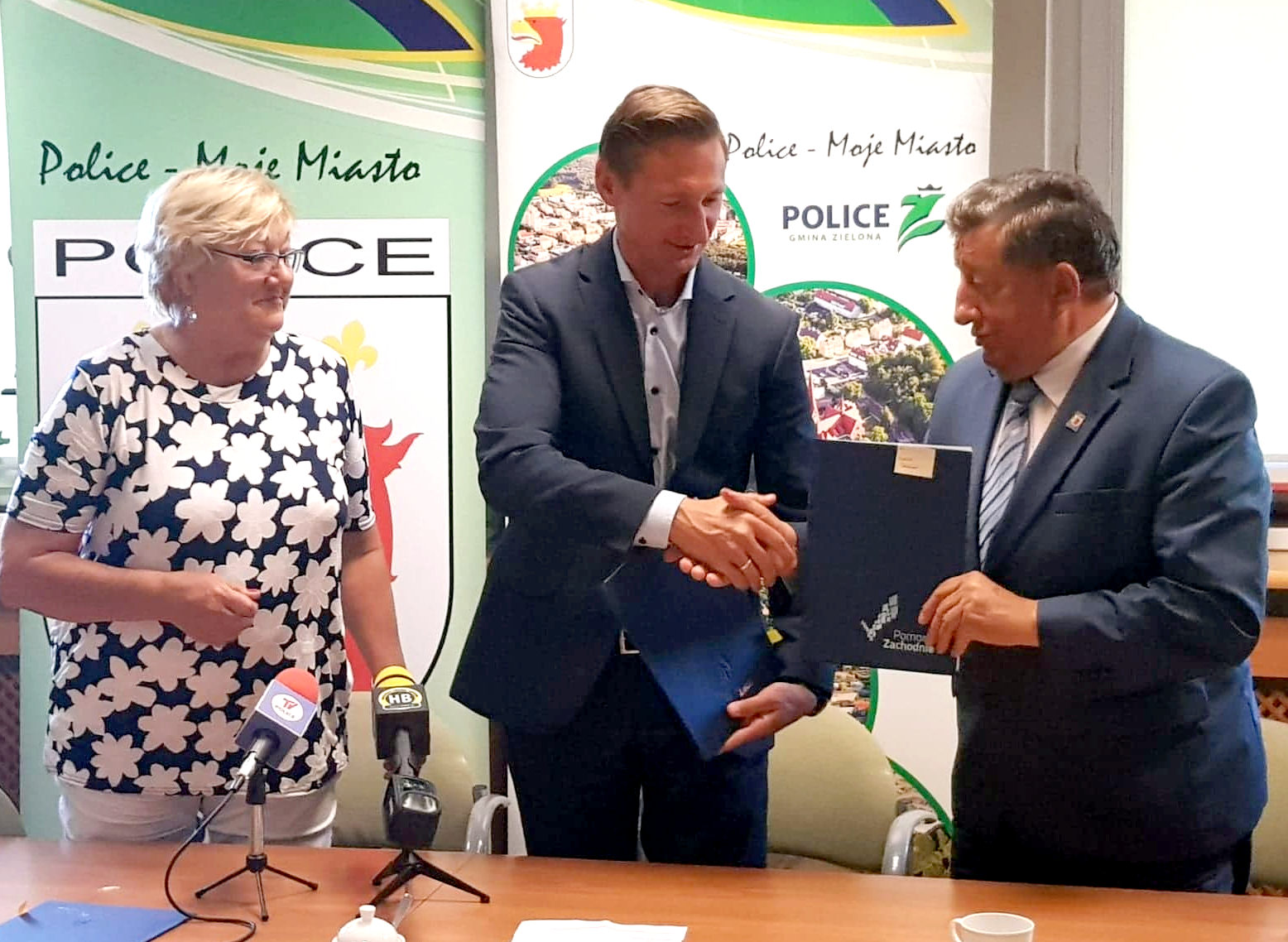 Gminy Police i Dobra podpisały umowy z Grantów Sołeckich 2018