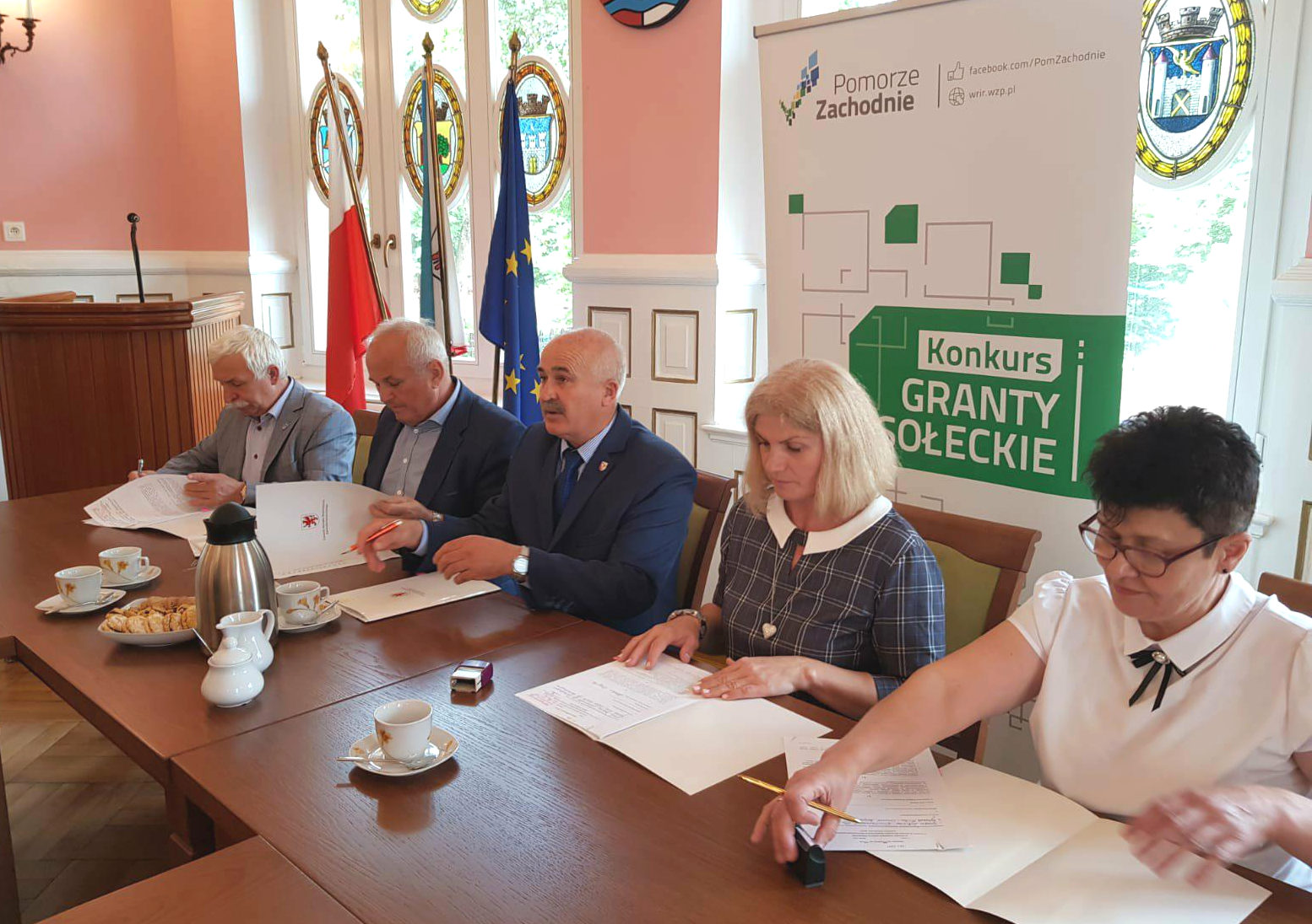 - To właśnie sołtysi są koordynatorami, liderami lokalnymi i ludźmi, którzy zmieniają rzeczywistość tam na samym dole, w swoich miejscowościach - mówił Członek Zarządu Województwa Ryszard Mićko.