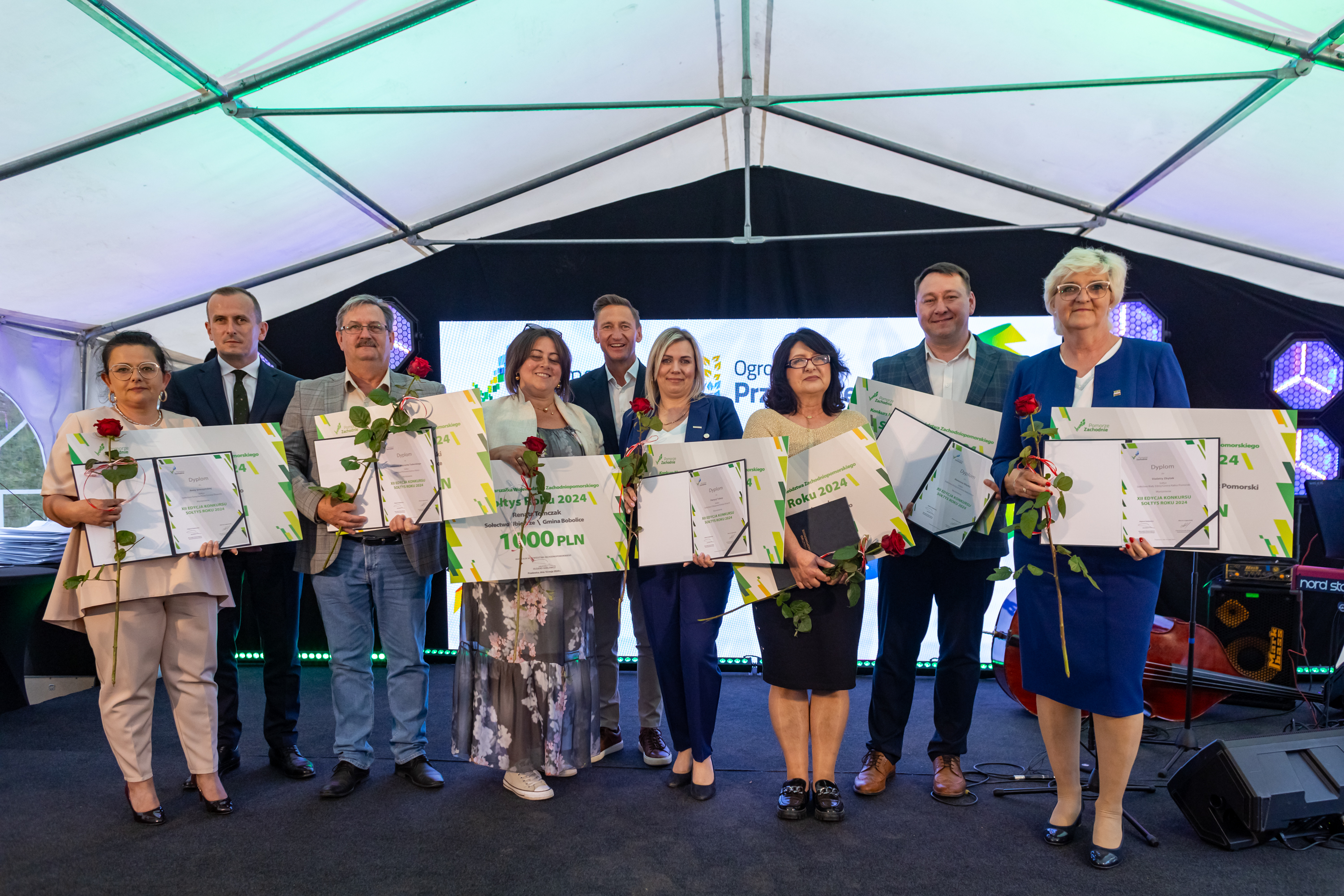 marszałek i laureaci konkursu sołtys roku