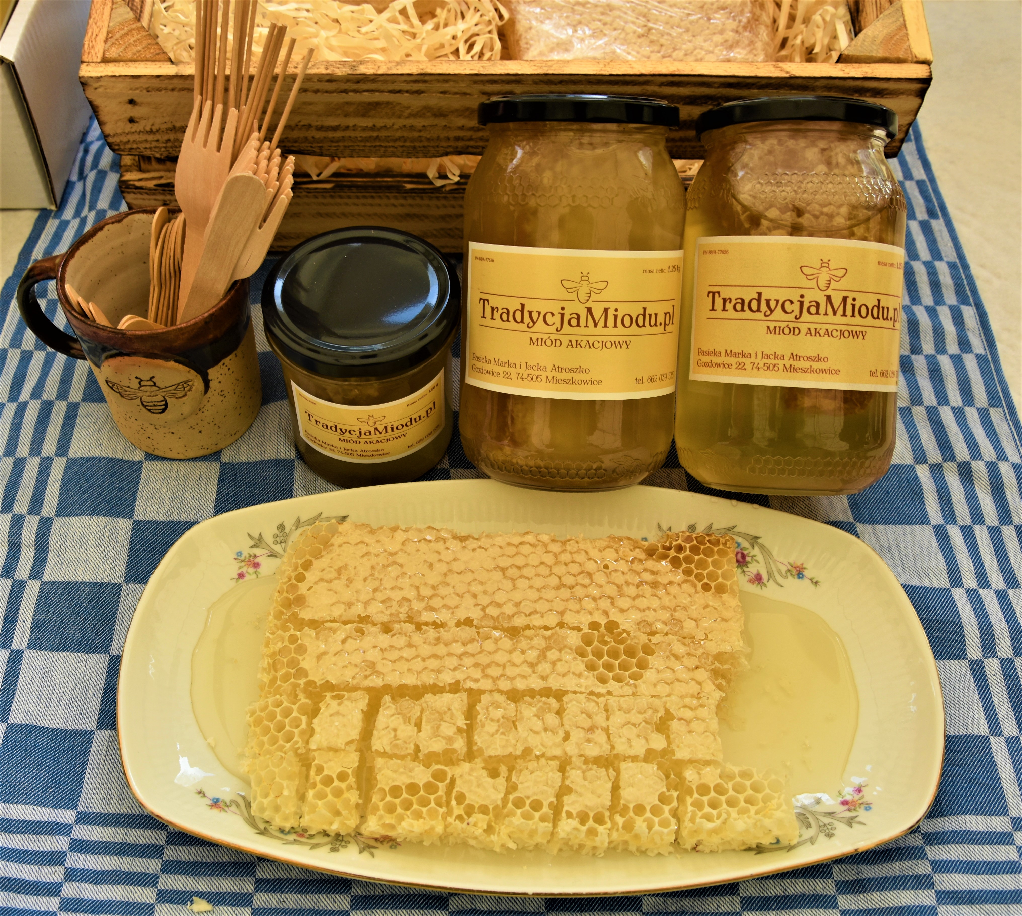 Gozdowski miód akacjowy z plastrem Słoiczki z miodem