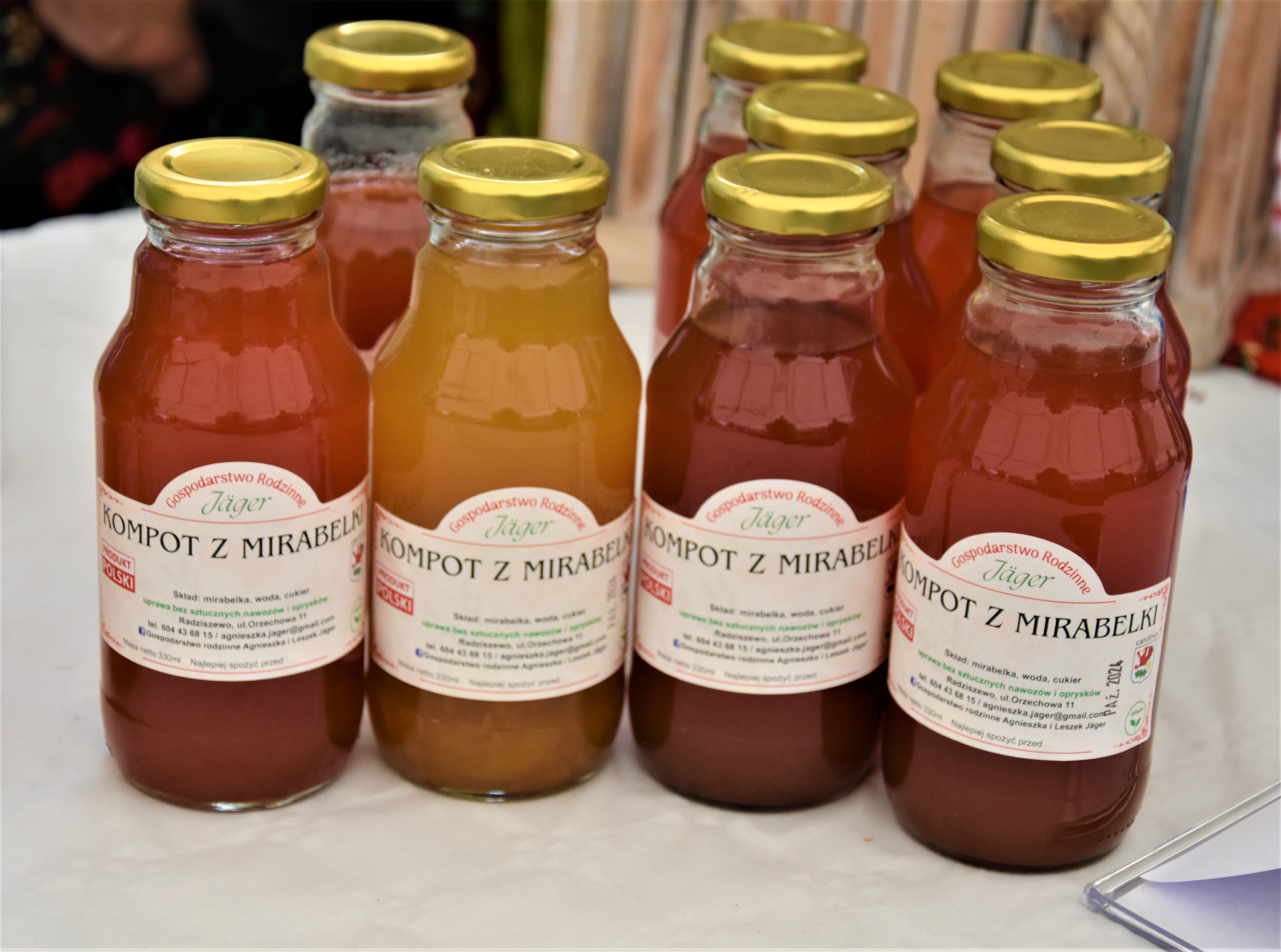 Kompot z mirabelki buteleczki z kompotem