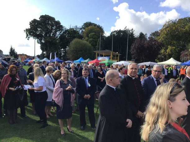 Podczas otwarcia Wojewódzkich Dożynek 2019 w Trzebiatowie nie zabrakło licznej publiczności. 