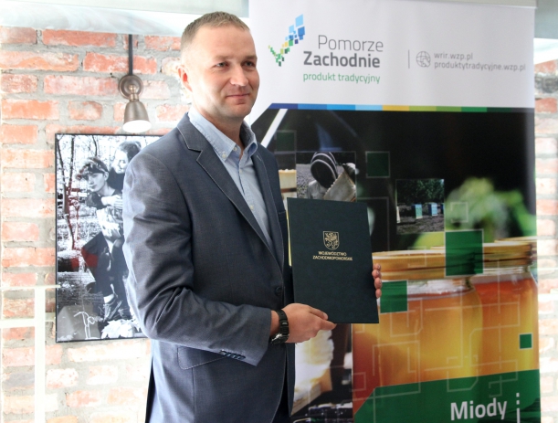 - Mieszkamy na terenie na którym nie ma zanieczyszczeń, nasze miody są bardzo dobrej jakości – mówił Radosław Bondaruk z Gospodarstwa Pasiecznego „MAJA”.