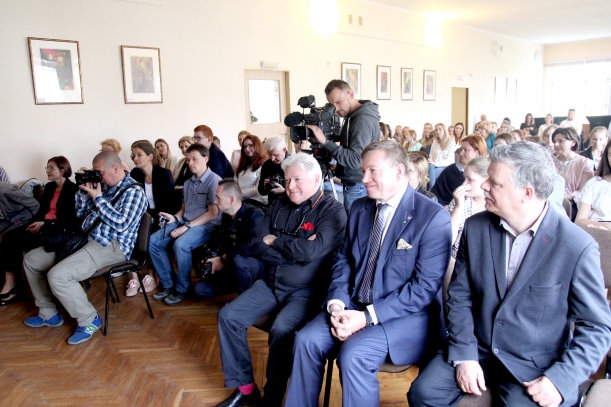 Śledzie, sałatka, a może ciasteczka? Już po raz V wybrano najlepsze produkty tradycyjnie przygotowane przez dzieci i młodzież w ramach konkursu „Poszukiwacze smaków”.