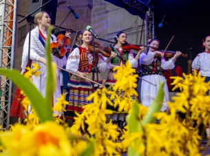 Kiermasz wielkanocny na Zamku Książąt Pomorskich w Szczecinie i występ zespołu ludowego
