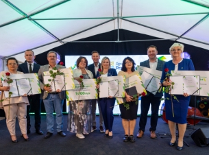 marszałek i laureaci konkursu sołtys roku