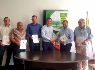 Podpisane umowy wesprą kilkadziesiąt sołectw z powiatów: koszalińskiego, białogardzkiego, kamieńskiego, pyrzyckiego, szczecineckiego, sławieńskiego, gryfińskiego i myśliborskiego.